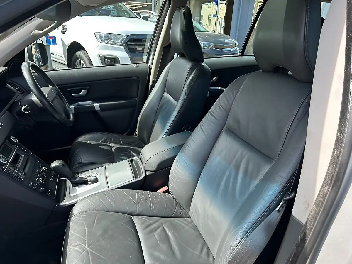 Used 2019 Volvo XC90 Silver - Interior and Exterior details 10