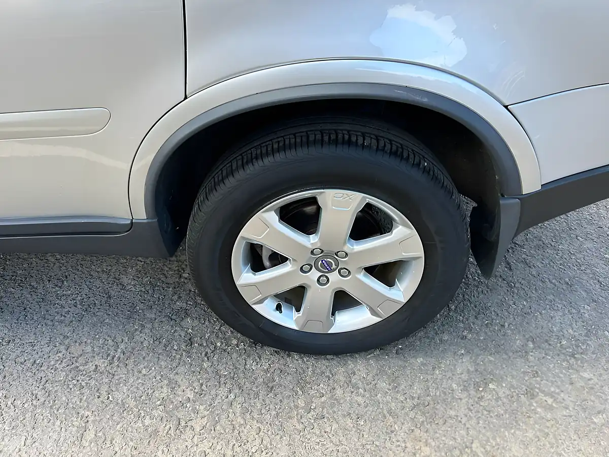 Used 2019 Volvo XC90 Silver - Interior and Exterior details 20
