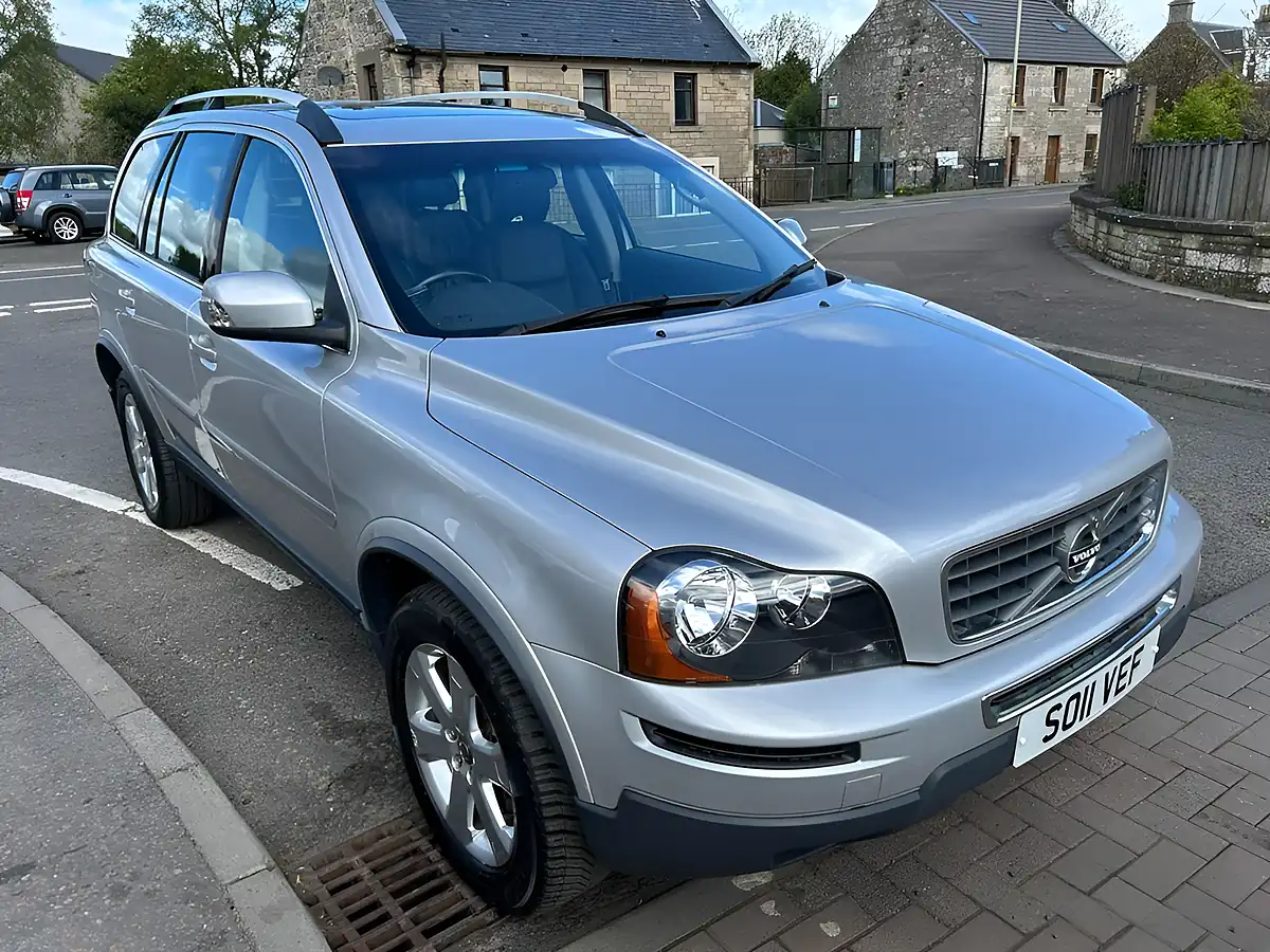 Used 2019 Volvo XC90 Silver - Interior and Exterior details 4
