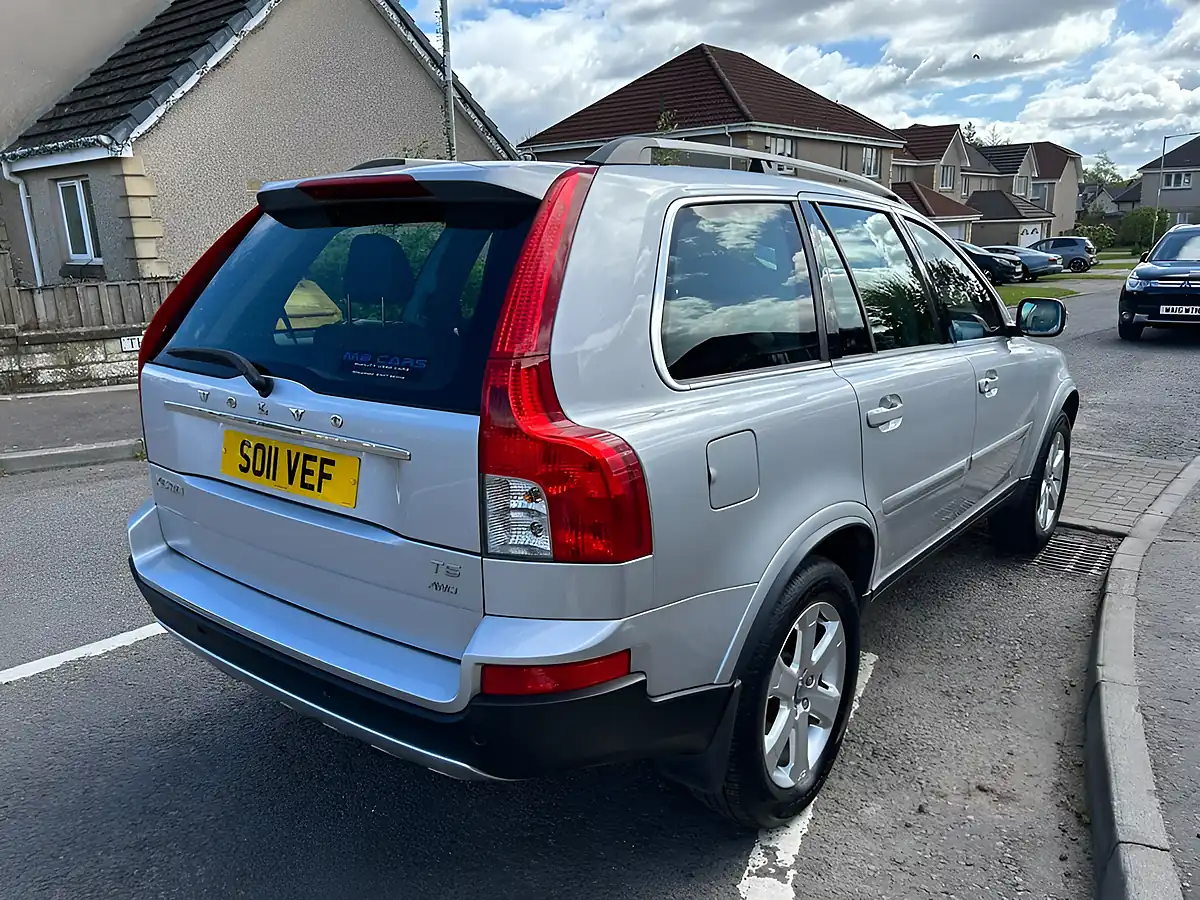 Used 2019 Volvo XC90 Silver - Interior and Exterior details 5
