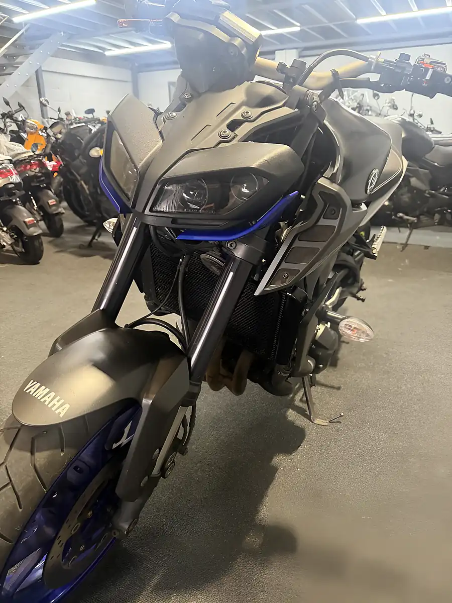 Used 2019 Yamaha MT-09 Naked Abs Black - Interior and Exterior details 11