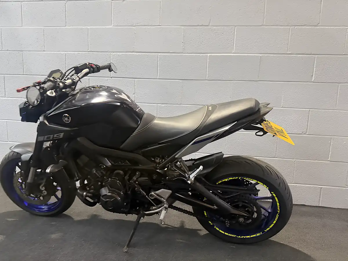 Used 2019 Yamaha MT-09 Naked Abs Black - Interior and Exterior details 15