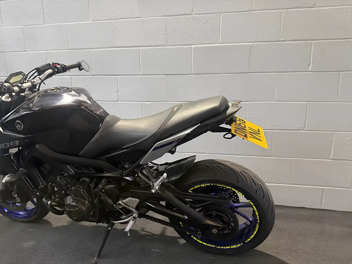 Used 2019 Yamaha MT-09 Naked Abs Black - Interior and Exterior details 16