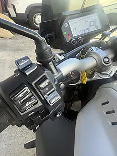 Used 2019 Yamaha MT-10 Naked Grey - Interior and Exterior details 12