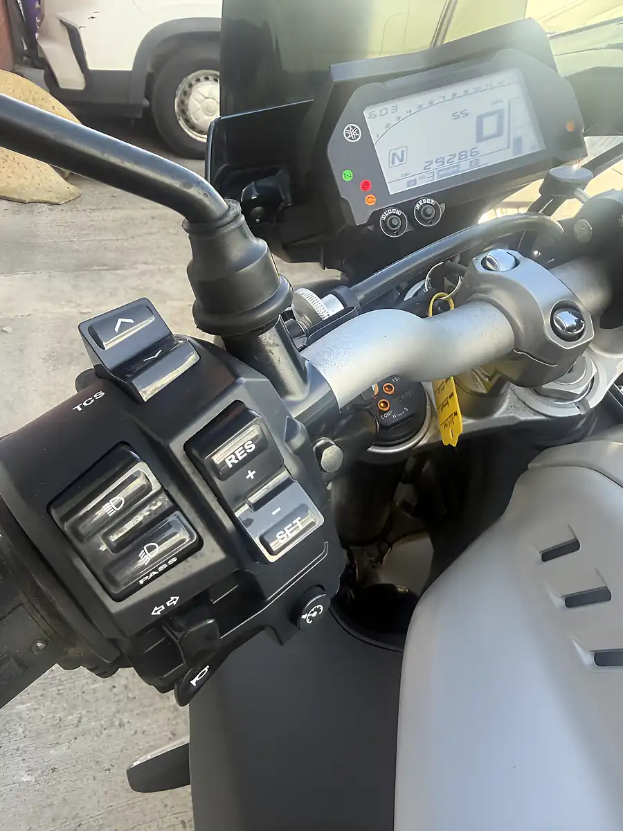 Used 2019 Yamaha MT-10 Naked Grey - Interior and Exterior details 12