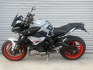Used 2019 Yamaha MT-10 Naked Grey - Interior and Exterior details 13