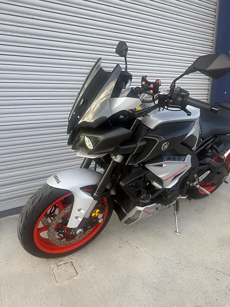 Used 2019 Yamaha MT-10 Naked Grey - Interior and Exterior details 18