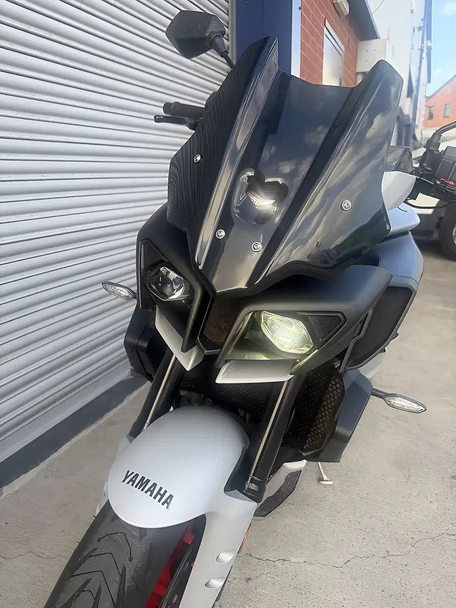 Used 2019 Yamaha MT-10 Naked Grey - Interior and Exterior details 19