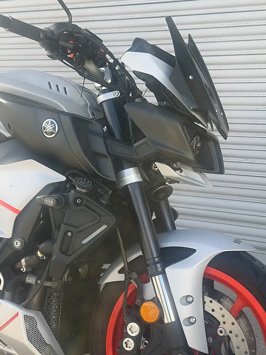Used 2019 Yamaha MT-10 Naked Grey - Interior and Exterior details 4