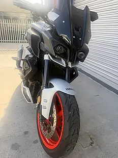 Used 2019 Yamaha MT-10 Naked Grey - Interior and Exterior details 6