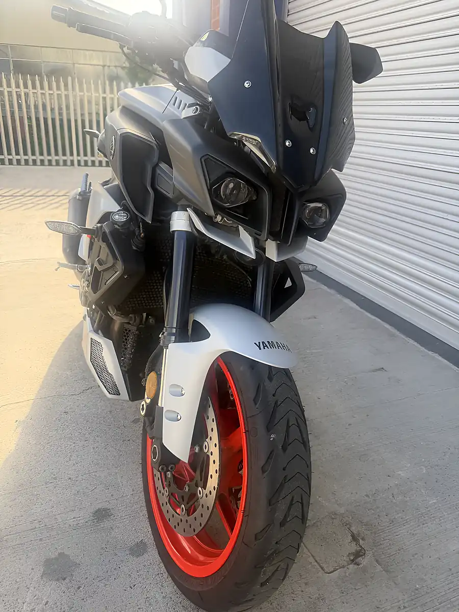 Used 2019 Yamaha MT-10 Naked Grey - Interior and Exterior details 6