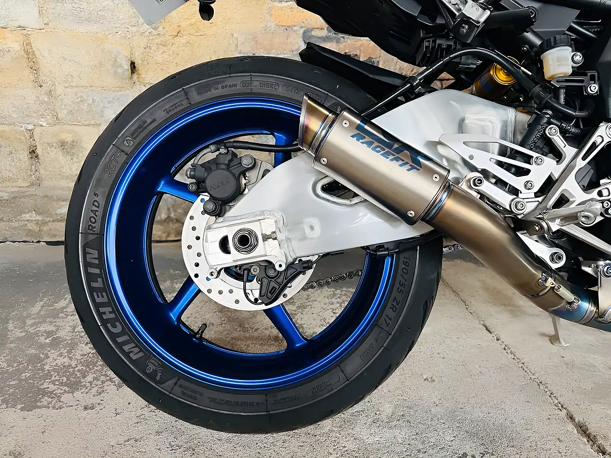 Used 2019 Yamaha MT-10 Sp Silver - Interior and Exterior details 10
