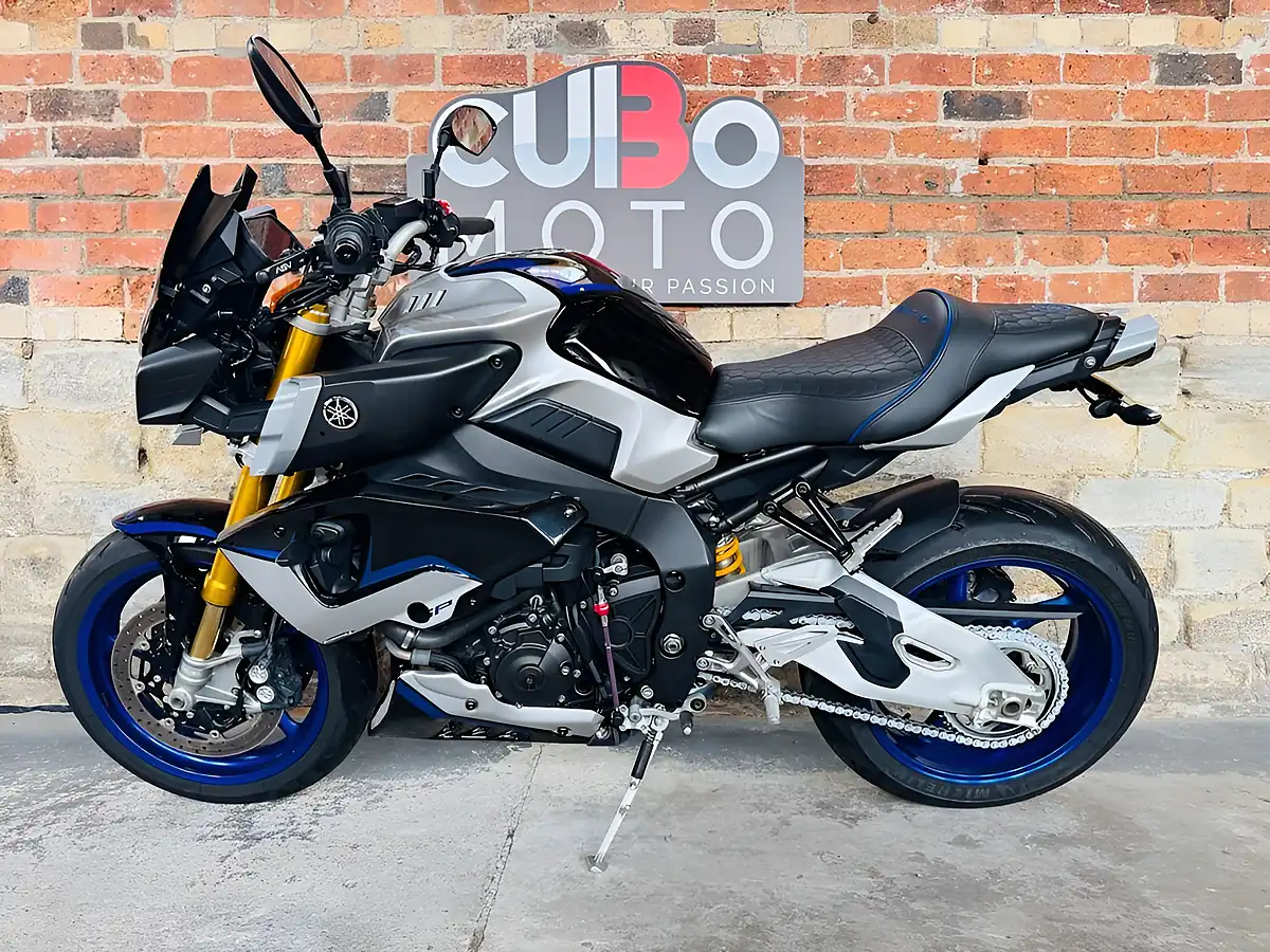 Used 2019 Yamaha MT-10 Sp Silver - Interior and Exterior details 11