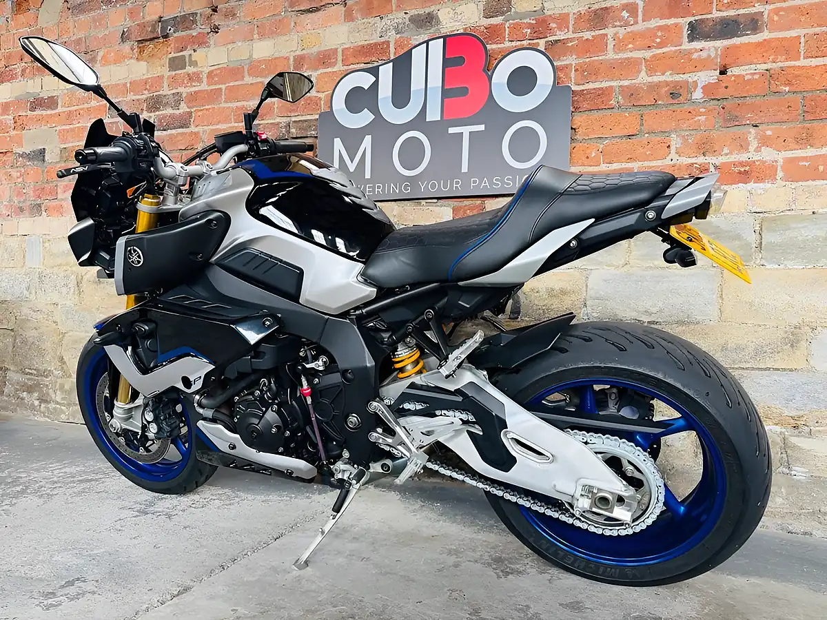 Used 2019 Yamaha MT-10 Sp Silver - Interior and Exterior details 13