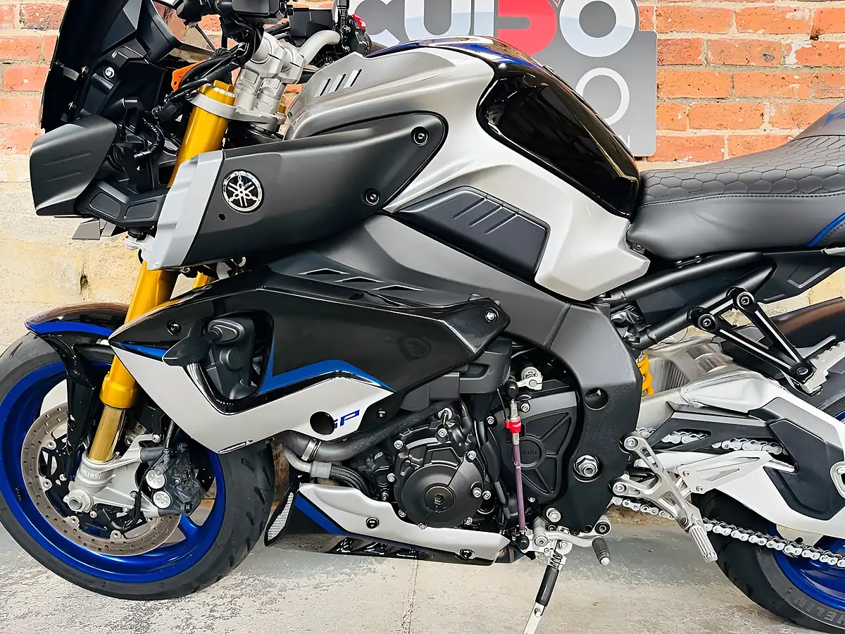 Used 2019 Yamaha MT-10 Sp Silver - Interior and Exterior details 16