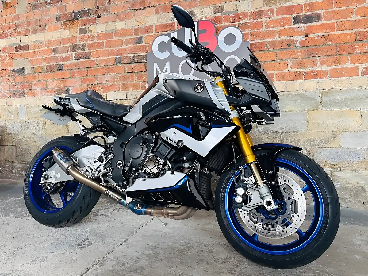Used 2019 Yamaha MT-10 Sp Silver - Interior and Exterior details 3