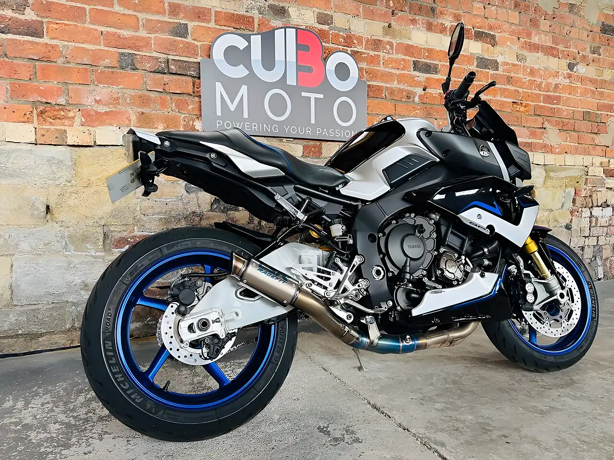 Used 2019 Yamaha MT-10 Sp Silver - Interior and Exterior details 4