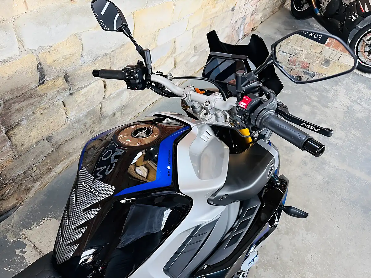 Used 2019 Yamaha MT-10 Sp Silver - Interior and Exterior details 8