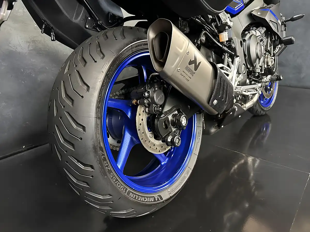 Used 2019 Yamaha MT-10 Touring Blue - Interior and Exterior details 15