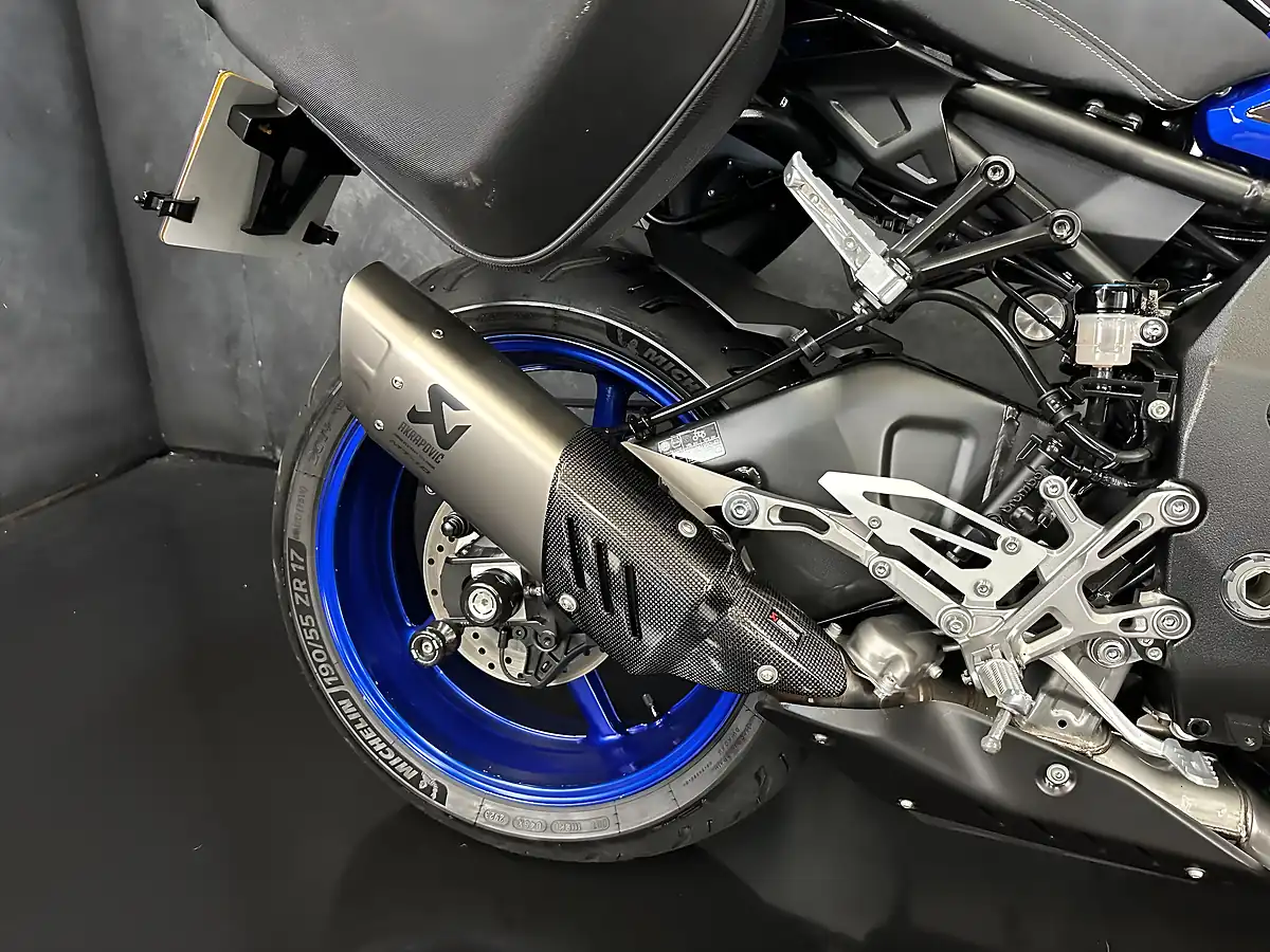 Used 2019 Yamaha MT-10 Touring Blue - Interior and Exterior details 7
