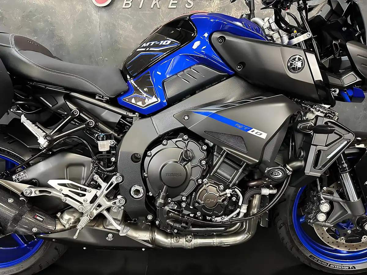Used 2019 Yamaha MT-10 Touring Blue - Interior and Exterior details 8