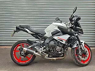 Used 2019 Yamaha Mt Hyper-Naked Grey - Interior and Exterior details 10