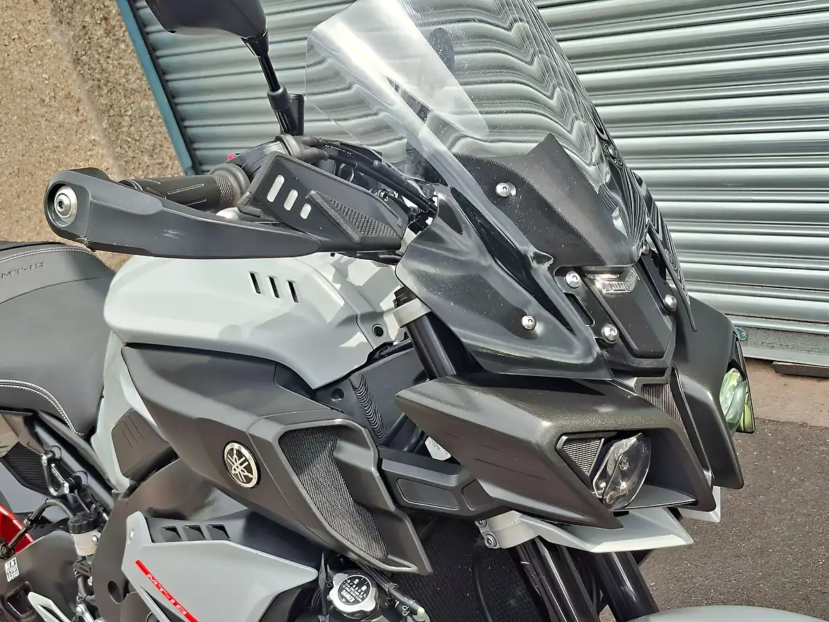 Used 2019 Yamaha Mt Hyper-Naked Grey - Interior and Exterior details 13