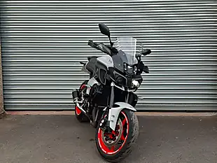 Used 2019 Yamaha Mt Hyper-Naked Grey - Interior and Exterior details 2