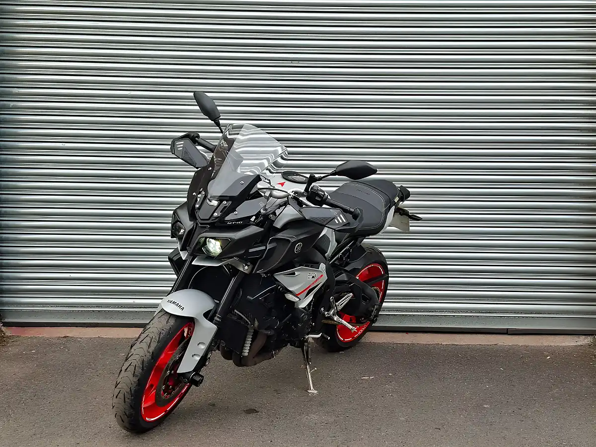 Used 2019 Yamaha Mt Hyper-Naked Grey - Interior and Exterior details 3