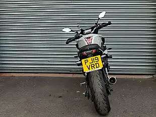 Used 2019 Yamaha Mt Hyper-Naked Grey - Interior and Exterior details 7