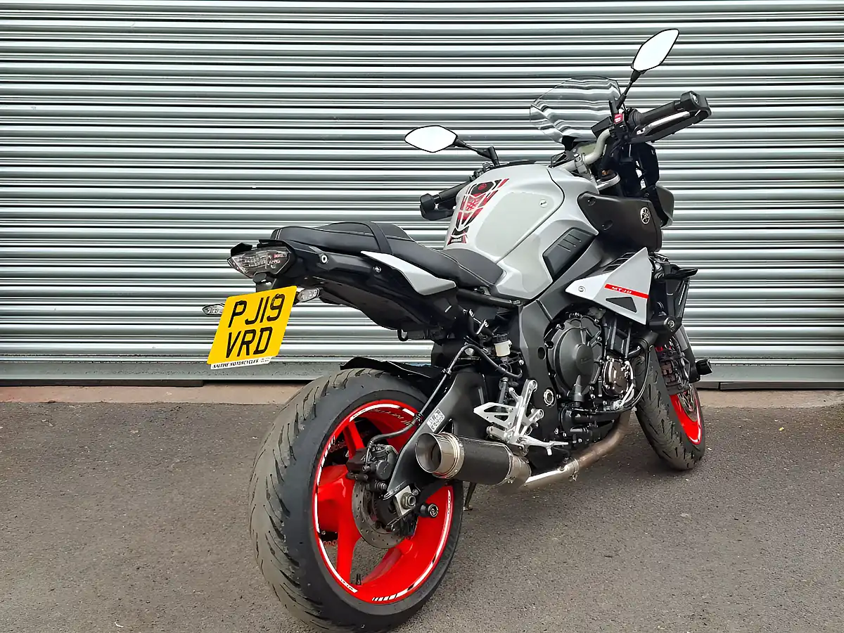 Used 2019 Yamaha Mt Hyper-Naked Grey - Interior and Exterior details 8