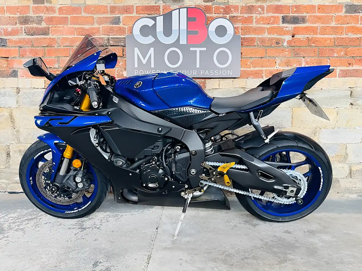 Used 2019 Yamaha R1 Abs Blue - Interior and Exterior details 11