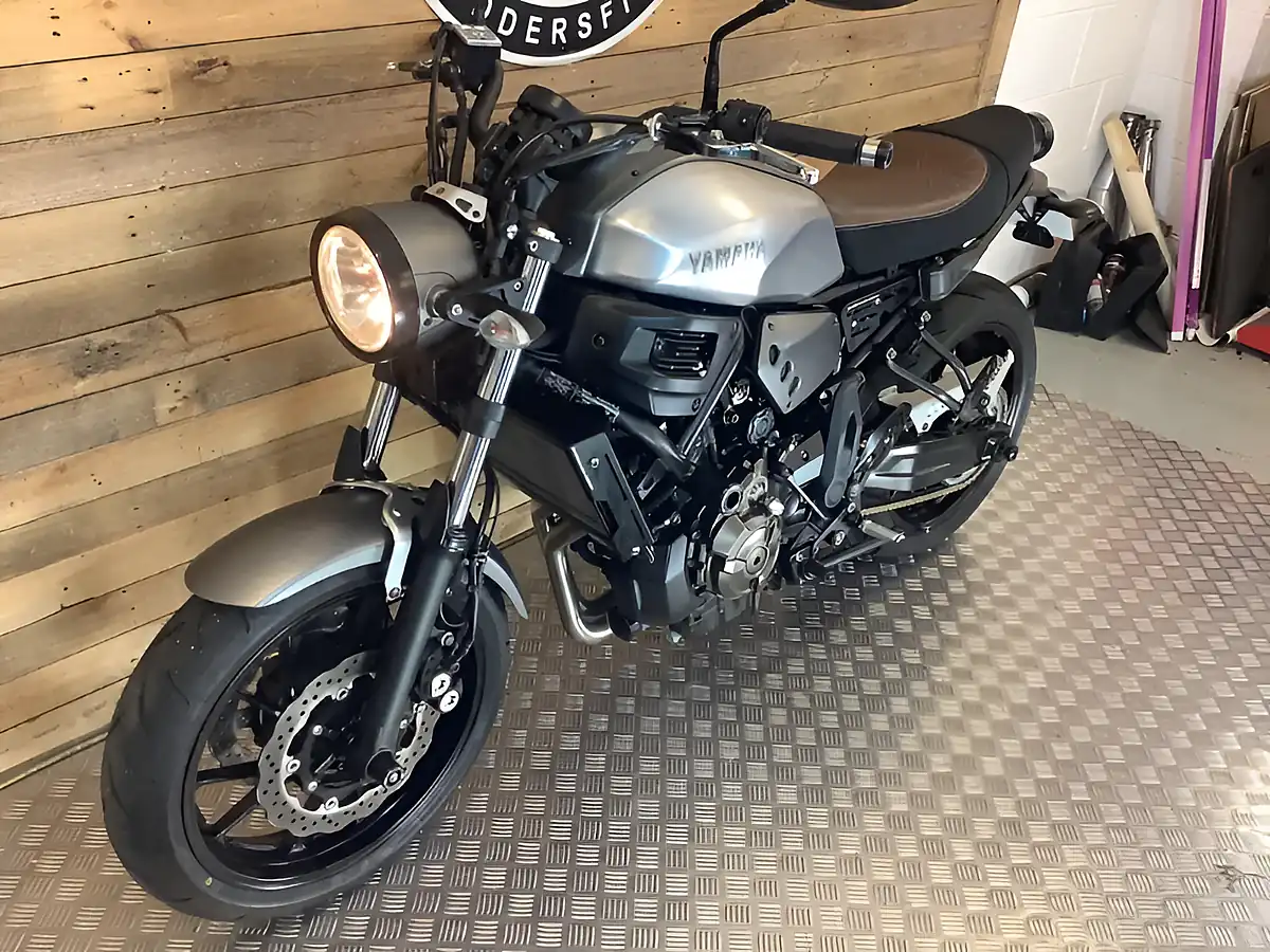 Used 2019 Yamaha Xs Grey - Interior and Exterior details 3