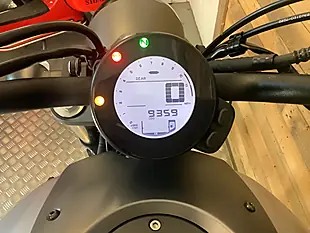 Used 2019 Yamaha Xs Grey - Interior and Exterior details 7