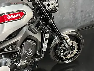 Used 2019 Yamaha XSR900 Sport Heritage Grey - Interior and Exterior details 10