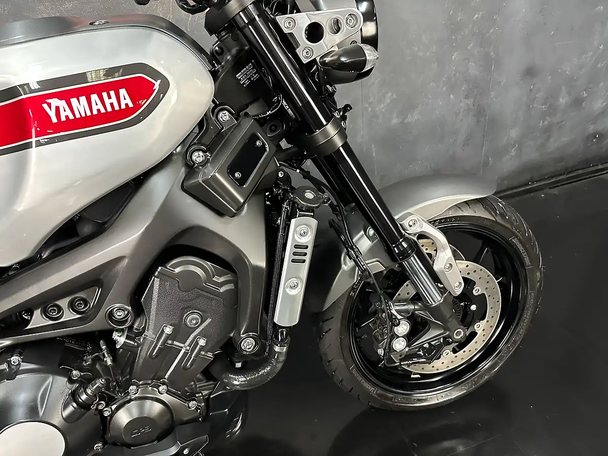 Used 2019 Yamaha XSR900 Sport Heritage Grey - Interior and Exterior details 10