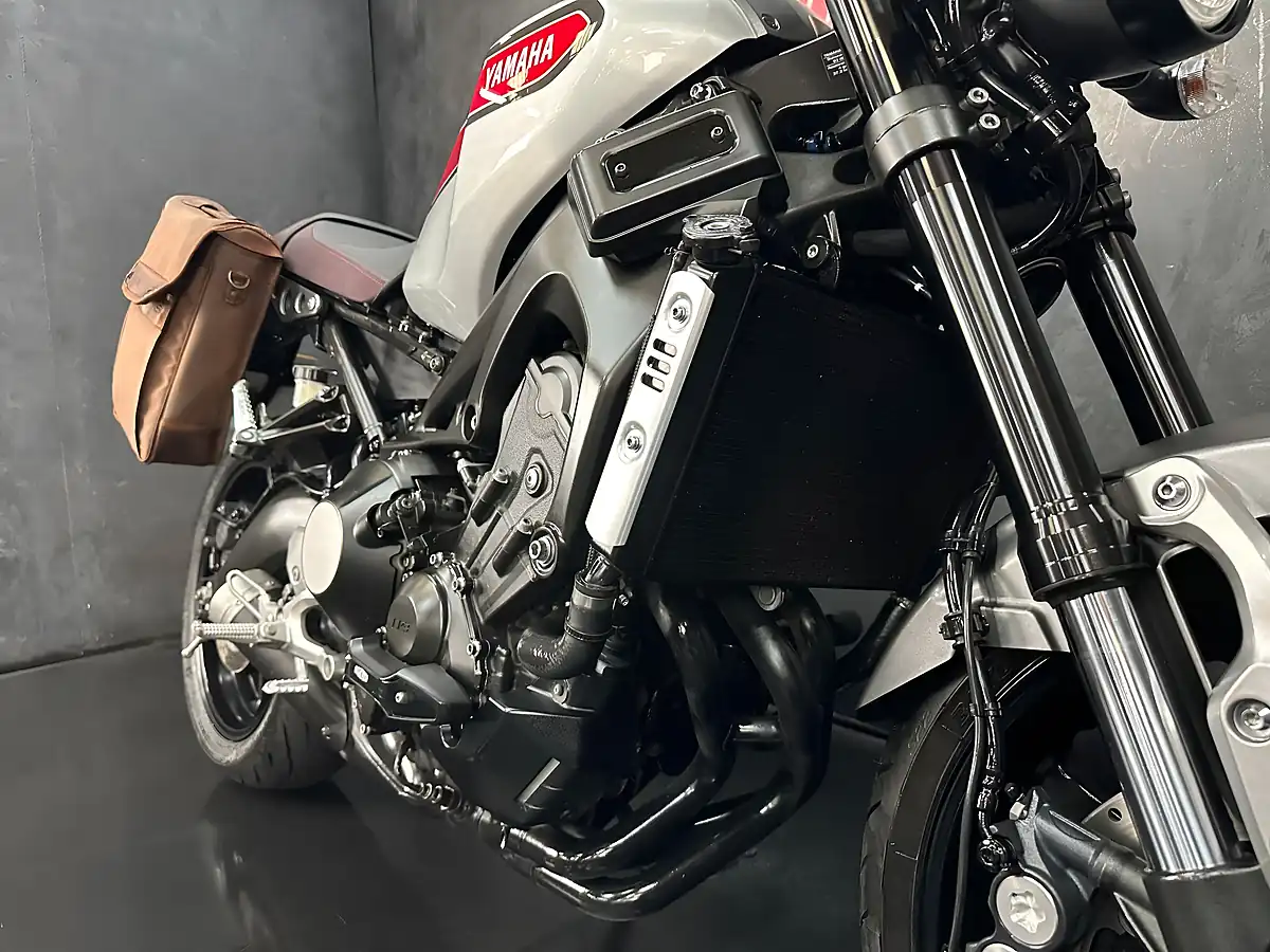 Used 2019 Yamaha XSR900 Sport Heritage Grey - Interior and Exterior details 13