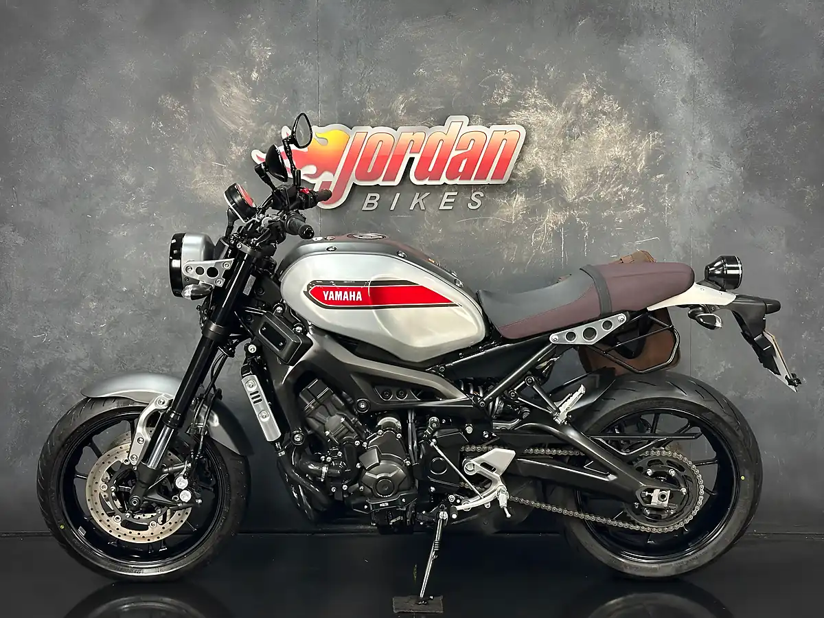 Used 2019 Yamaha XSR900 Sport Heritage Grey - Interior and Exterior details 2