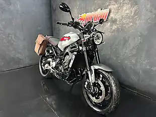 Used 2019 Yamaha XSR900 Sport Heritage Grey - Interior and Exterior details 4