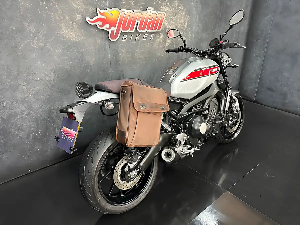 Used 2019 Yamaha XSR900 Sport Heritage Grey - Interior and Exterior details 6