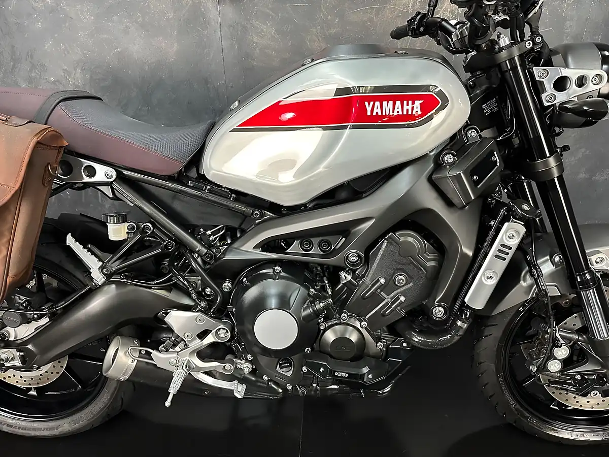 Used 2019 Yamaha XSR900 Sport Heritage Grey - Interior and Exterior details 8