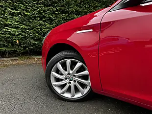 Used 2020 Alfa Romeo Giulietta Super Red - Interior and Exterior details 10
