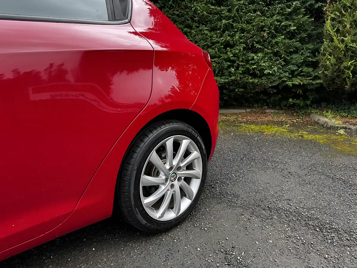 Used 2020 Alfa Romeo Giulietta Super Red - Interior and Exterior details 11