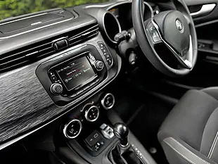 Used 2020 Alfa Romeo Giulietta Super Red - Interior and Exterior details 18