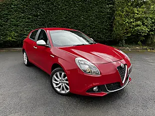 Used 2020 Alfa Romeo Giulietta Super Red - Interior and Exterior details 2