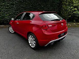 Used 2020 Alfa Romeo Giulietta Super Red - Interior and Exterior details 3
