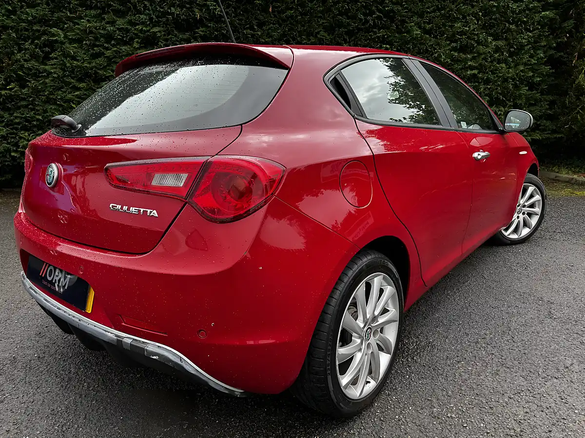 Used 2020 Alfa Romeo Giulietta Super Red - Interior and Exterior details 7