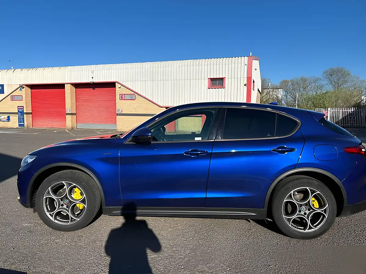 Used 2020 Alfa Romeo Stelvio Sprint Blue - Interior and Exterior details 10