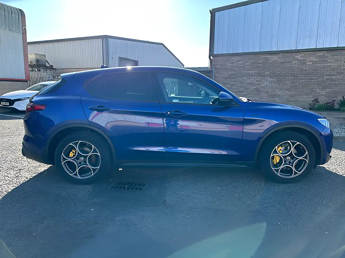 Used 2020 Alfa Romeo Stelvio Sprint Blue - Interior and Exterior details 14