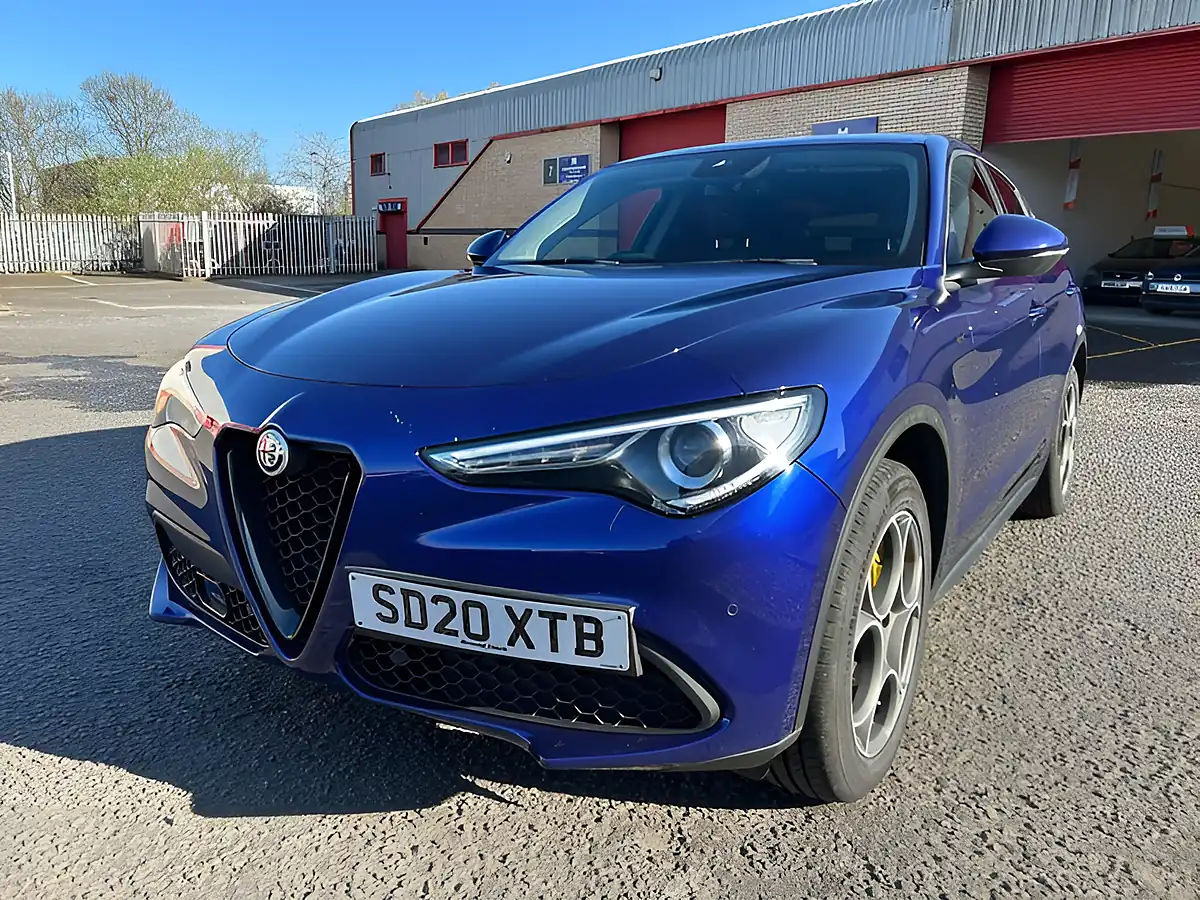 Used 2020 Alfa Romeo Stelvio Sprint Blue - Interior and Exterior details 4